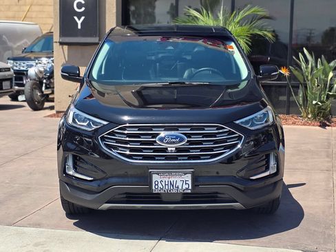 Used 2019 Ford Edge Titanium w/ Equipment Group 301A FWD image 4