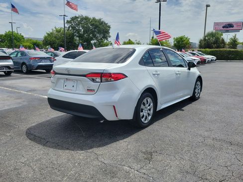 Used 2026 Toyota Corolla LE FWD image 10