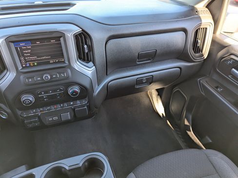 Used 2024 Chevrolet Silverado 2500 Custom w/ Custom Value Package image 18