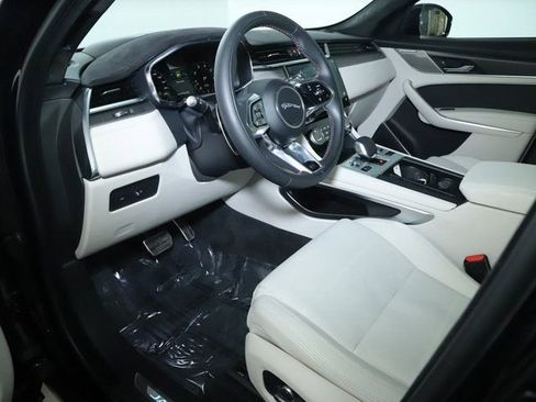 Used 2026 Jaguar F-PACE SVR image 18