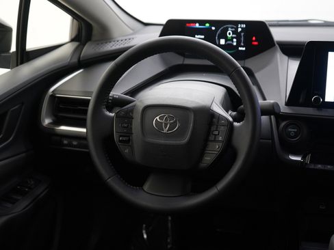 Used 2025 Toyota Prius LE image 14