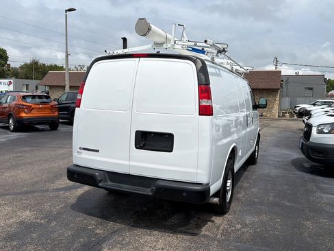 Used 2019 Chevrolet Express 3500 w/ Driver Convenience Package RWD image 7