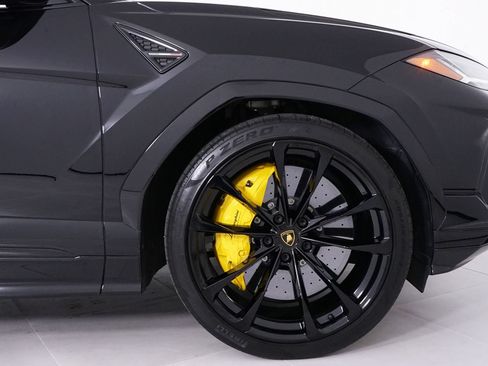 Used 2023 Lamborghini Urus S AWD/4WD image 16
