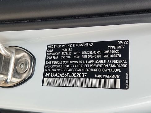 Certified 2023 Porsche Macan Turbo image 26