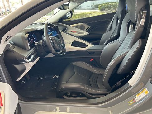 Used 2025 Chevrolet Corvette Z06 RWD image 12
