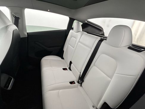 Used 2024 Tesla Model Y Performance image 27