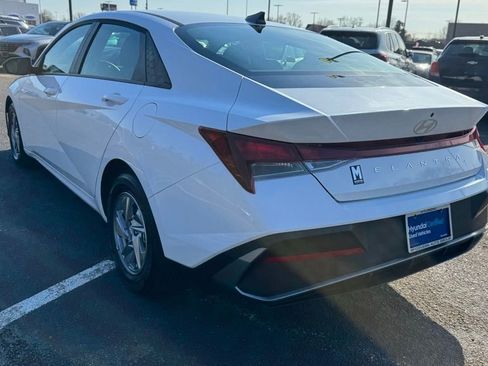 Certified 2025 Hyundai Elantra SE FWD image 20
