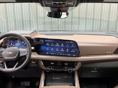 Used 2026 Chevrolet Suburban High Country w/ Sun And Tow Package image 34