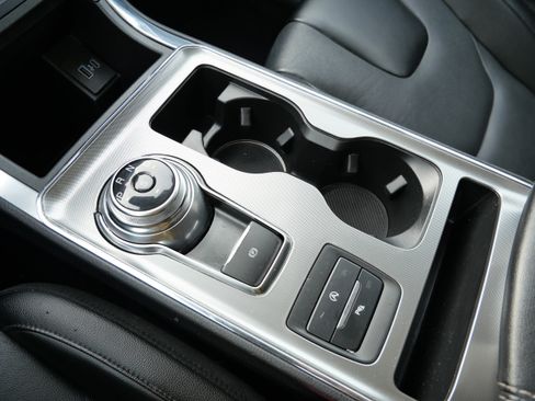 Used 2022 Ford Edge Titanium image 31