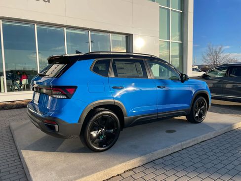 New 2026 Volkswagen Taos SE FWD image 27