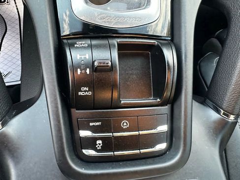 Used 2018 Porsche Cayenne image 29