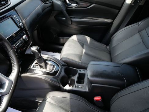 Used 2018 Nissan Rogue SL w/ Premium Package AWD/4WD image 14