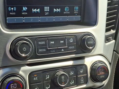 Used 2017 GMC Yukon SLE image 17