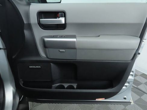 Used 2021 Toyota Sequoia Limited image 26