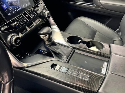 Used 2022 Lexus LX 600 4WD w/ Luxury Package image 17