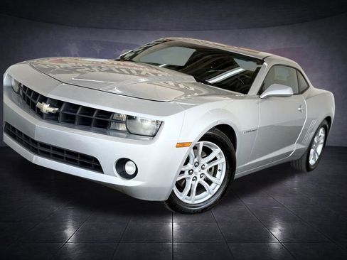 Used 2013 Chevrolet Camaro LT image 2