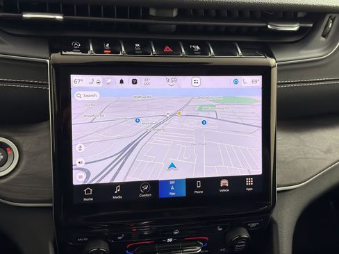 Used 2023 Jeep Grand Cherokee Limited w/ Black Appearance Package image 20