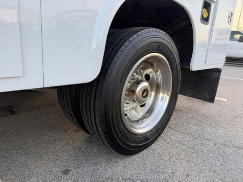 Used 2019 Ford F550 4x4 Crew Cab Super Duty image 16