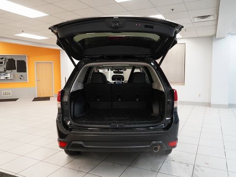 Used 2020 Subaru Forester Limited image 10