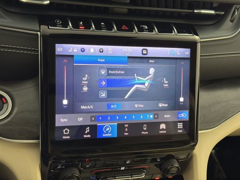 Used 2022 Jeep Grand Cherokee L Limited AWD/4WD image 21
