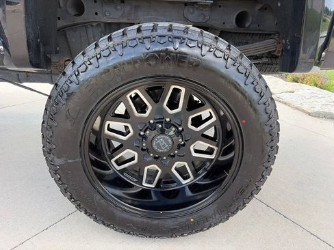 Used 2018 GMC Sierra 2500 Denali w/ Duramax Plus Package AWD/4WD image 22