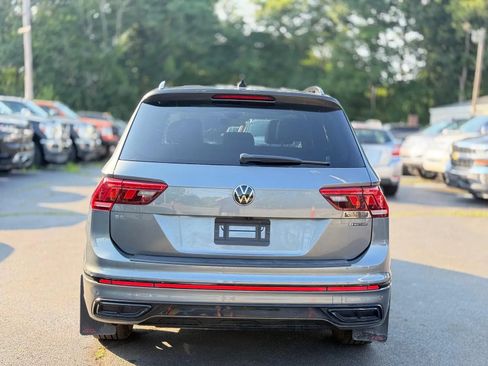 Used 2022 Volkswagen Tiguan SE R-Line AWD/4WD image 5