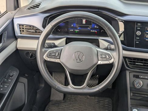 Used 2022 Volkswagen Taos SE image 19