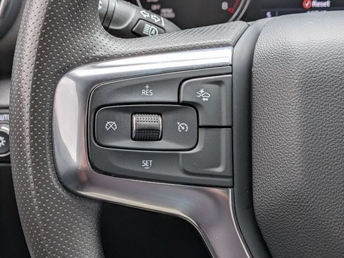 Used 2025 Chevrolet Blazer LT FWD image 18