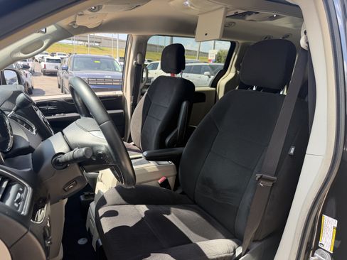 Used 2012 Chrysler Town & Country Touring w/ Entertainment Group #1 FWD image 34