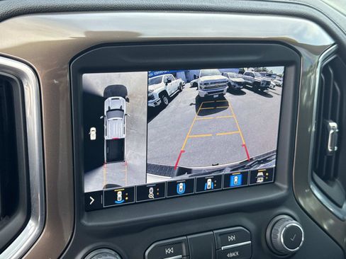 Used 2022 Chevrolet Silverado 2500 High Country w/ Technology Package image 17