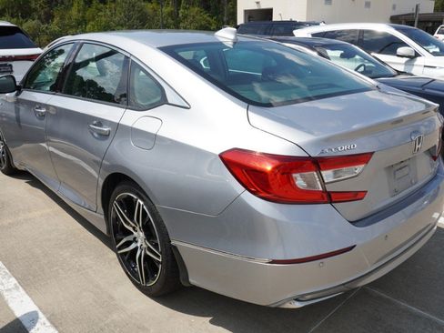 Used 2021 Honda Accord Touring image 8