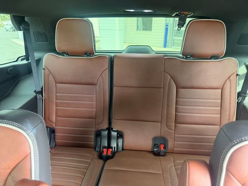 Used 2023 GMC Yukon Denali Ultimate AWD/4WD image 18