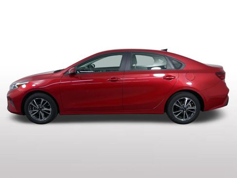 Used 2024 Kia Forte LXS w/ LXS Technology Package FWD image 7