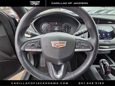 Certified 2023 Cadillac XT4 Premium Luxury image 10