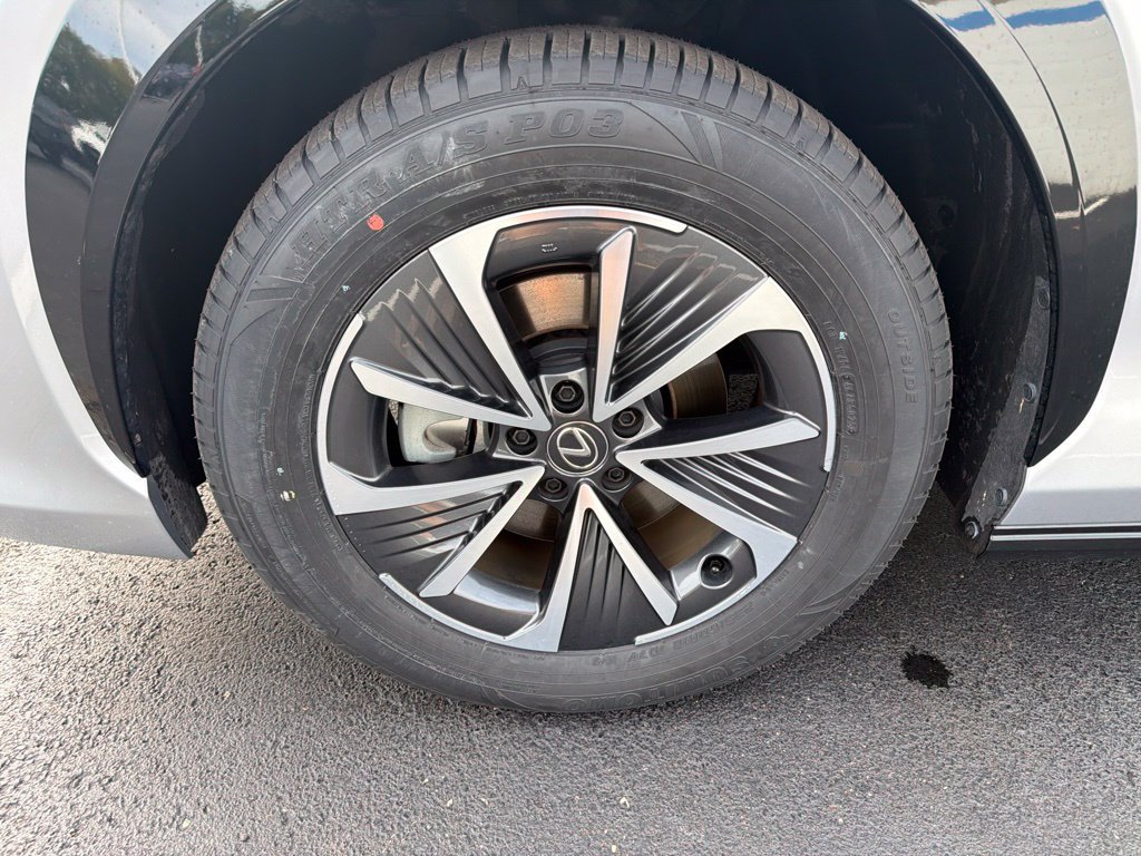 Used 2025 Lexus RZ 300e w/ Accessory Package (2T) FWD image 10
