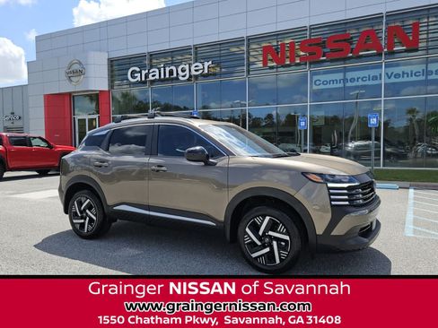 Used 2026 Nissan Kicks SV w/ Cold Weather Package FWD image 1