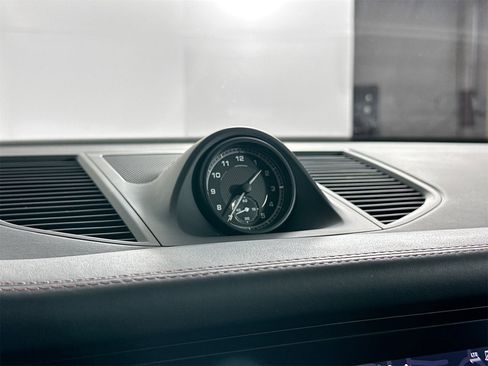 Certified 2023 Porsche Macan S w/ Premium Package Plus image 24