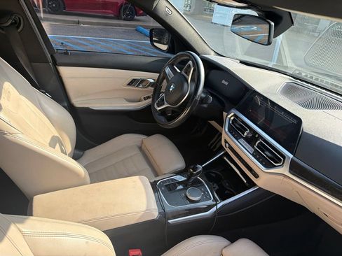 Used 2021 BMW 330i Sedan w/ M Sport Package RWD image 5