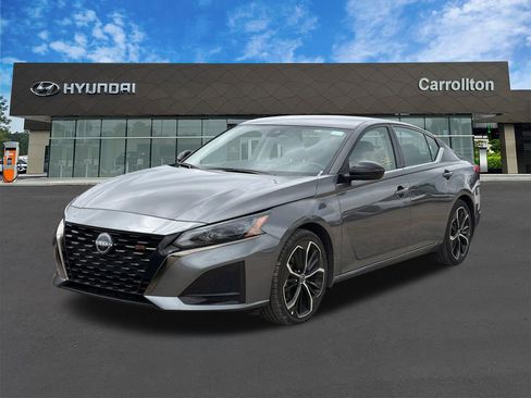 Used 2025 Nissan Altima 2.5 SR FWD image 1