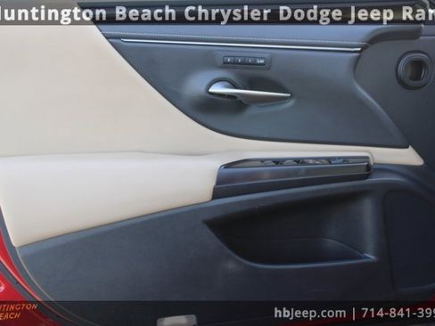 Used 2019 Lexus ES 350 image 10