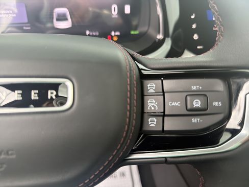 Used 2024 Jeep Wagoneer Launch Edition AWD/4WD image 18