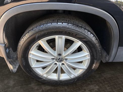 Used 2012 Volkswagen Tiguan S AWD/4WD image 38