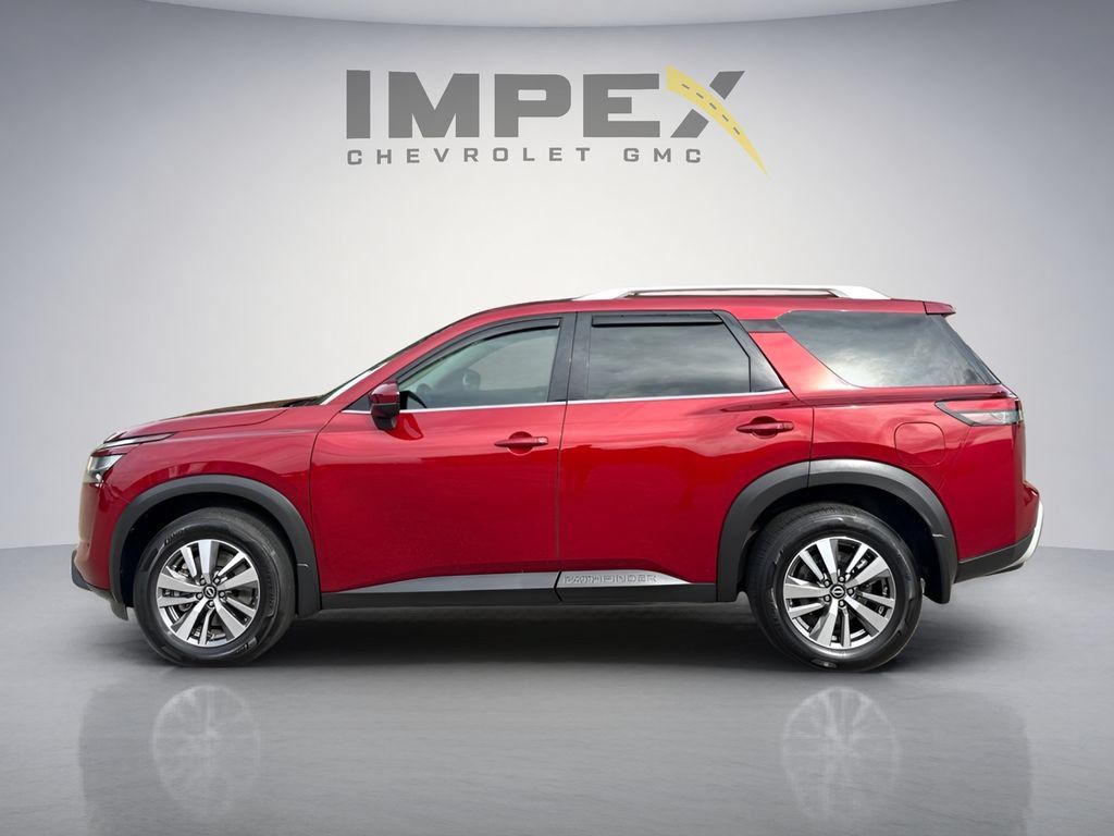Used 2022 Nissan Pathfinder SL AWD/4WD image 2