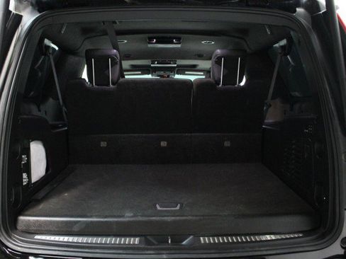 Used 2020 Cadillac Escalade ESV Platinum image 30