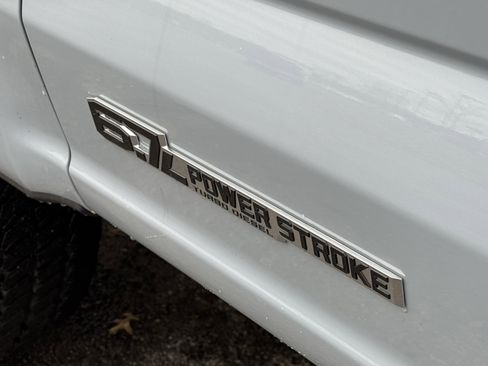 New 2026 Ford F250 Platinum image 9