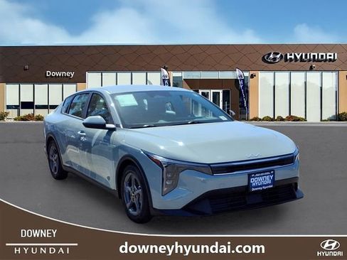 Used 2025 Kia K4 LXS image 3