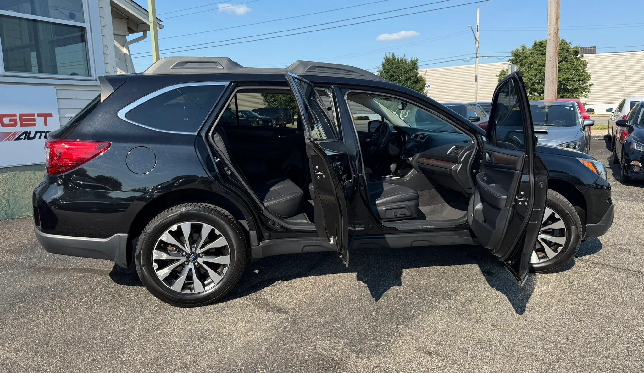 Used 2015 Subaru Outback 2.5i Limited AWD/4WD image 25