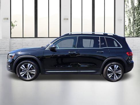 Used 2025 Mercedes-Benz GLB 250 image 2