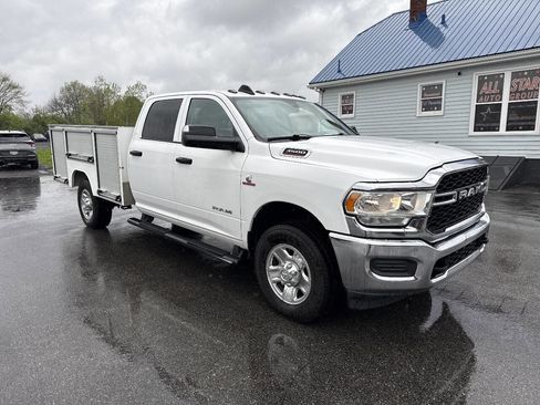 Used 2019 RAM 3500 Tradesman w/ Chrome Appearance Group RWD image 8