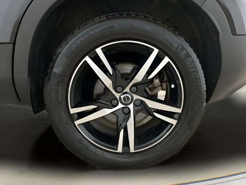 Used 2023 Volvo XC40 B4 Core w/ Convenience Package FWD image 93